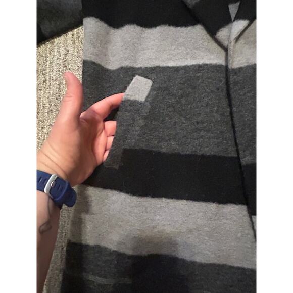 Roots Canada Gray and Black Wool Blend Womens Cardigan Size M - Picture 8 of 12